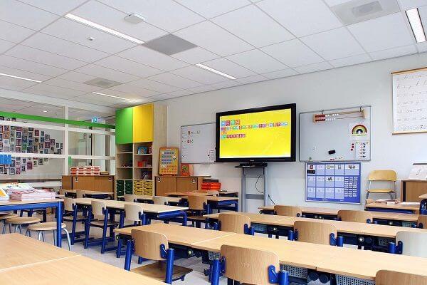 Schools<em>Learn and perform better with AMMANUlighting solutions</em>
